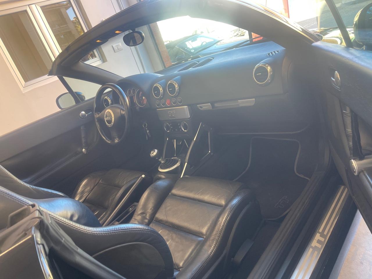 Audi TT Roadster 1.8 T 20V 179 CV cabrio