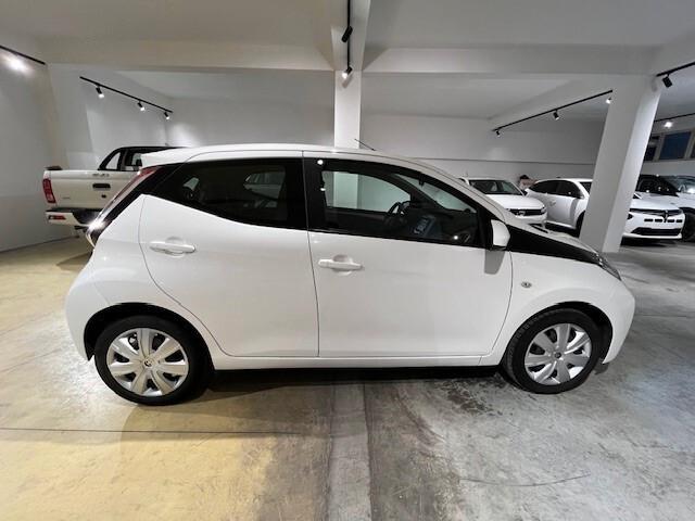 Toyota Aygo 1.0 VVT-i 69 CV 5 porte x-wave