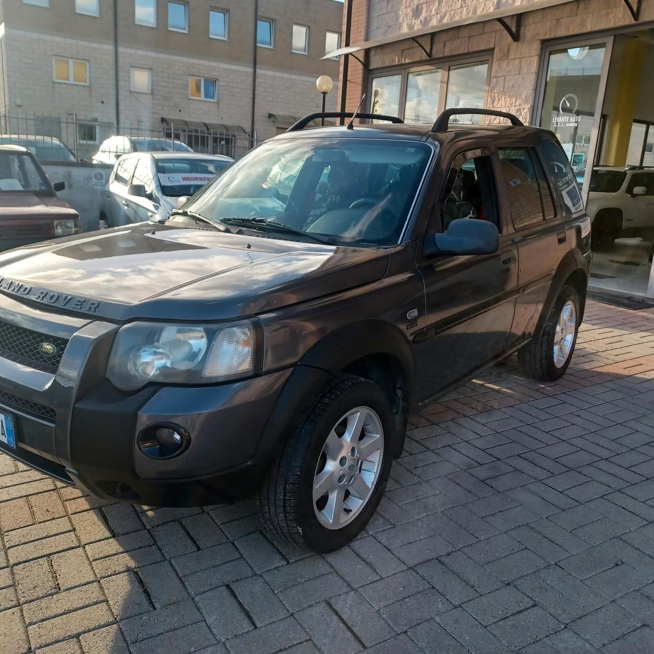 4X4 INDISTRUTTIBILE FREELANDER 2.0 TDI