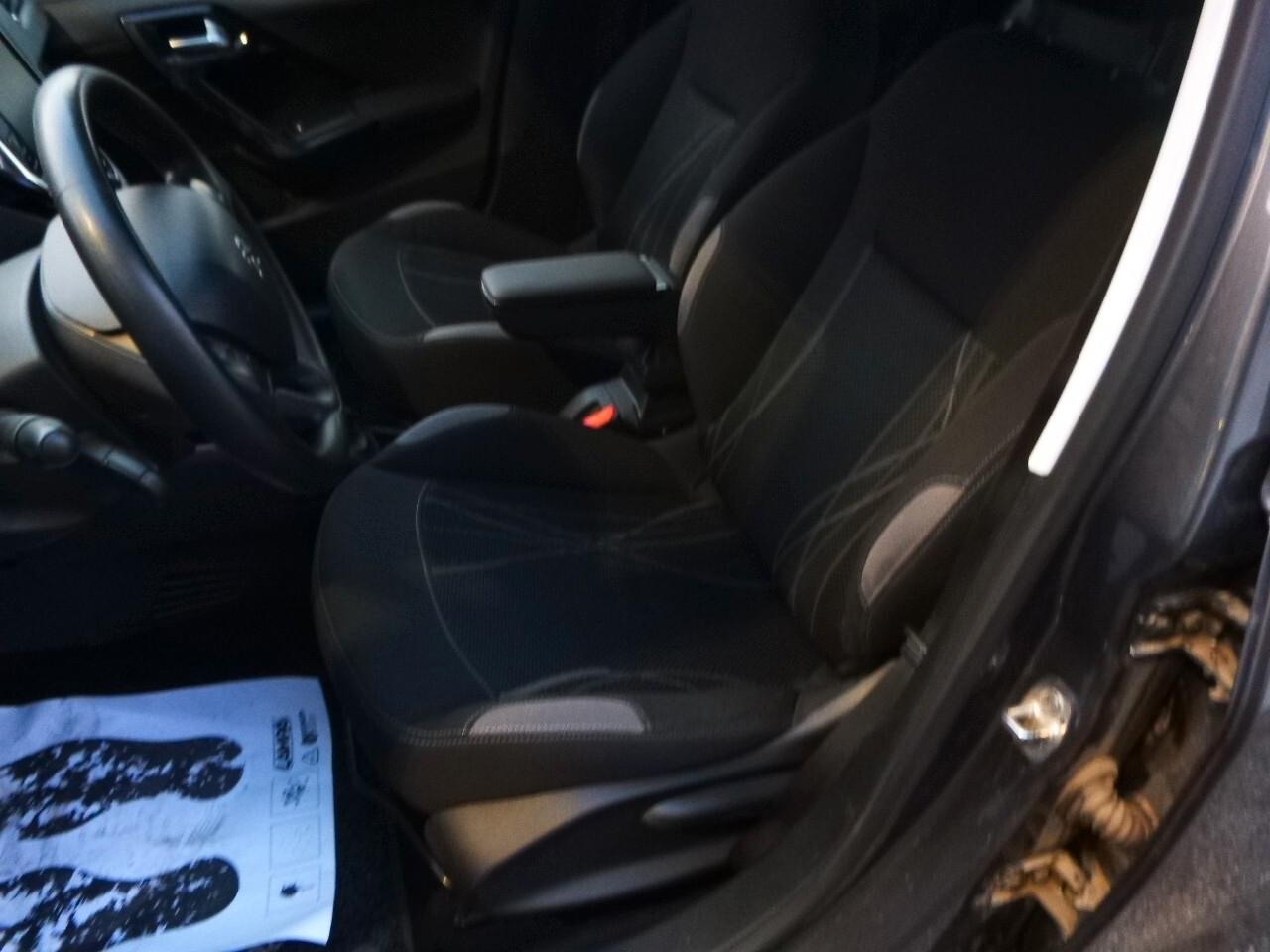 Peugeot 208 1.2 VTi 82 CV 5 porte Access NEOPATENTATI