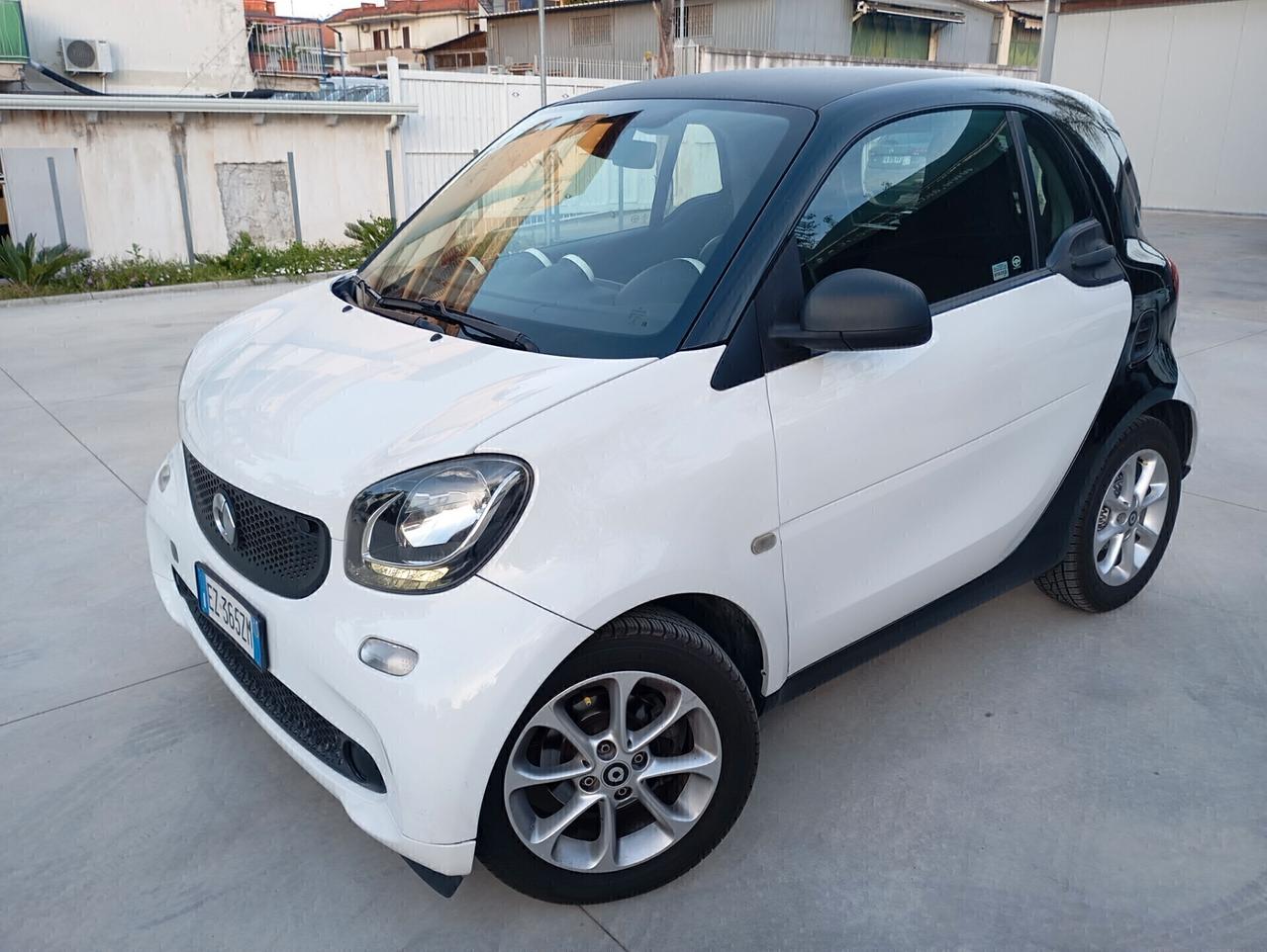 Smart ForTwo 1.0 70CV Youngster Aut.