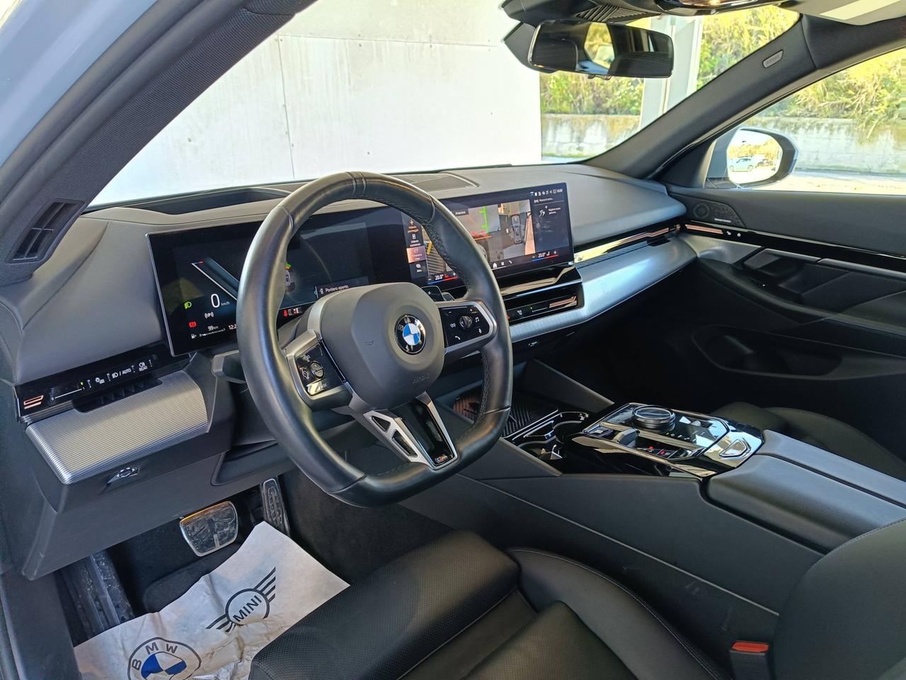 BMW Serie 5 G61 2024 Touring - 520d Touring 48V xdrive MSport Pro auto