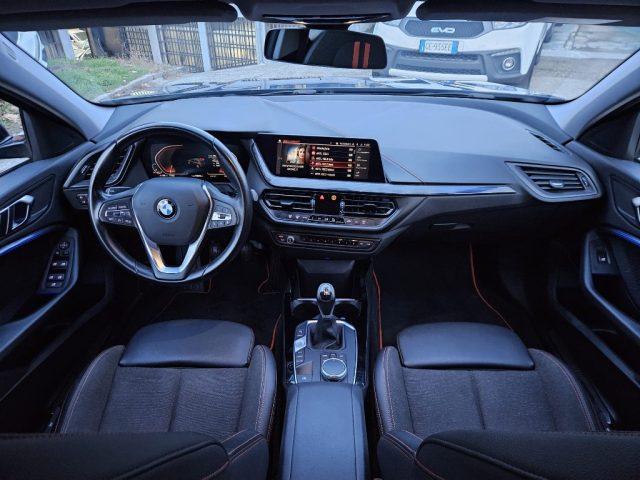 BMW 118 i 5p. Advantage