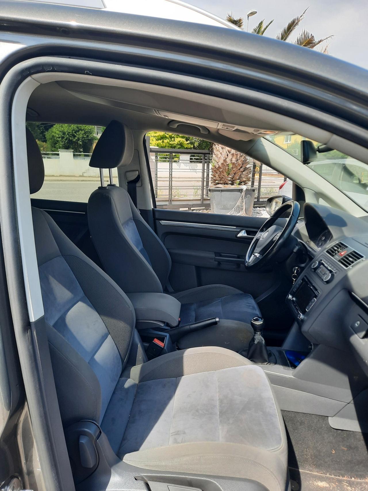 Volkswagen Touran 2.0 TDI 140 CV 7 POSTÌ