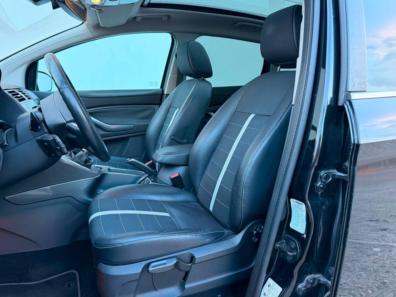 Ford Kuga 2.0 TDCi 136 CV 4WD Titanium TETTO