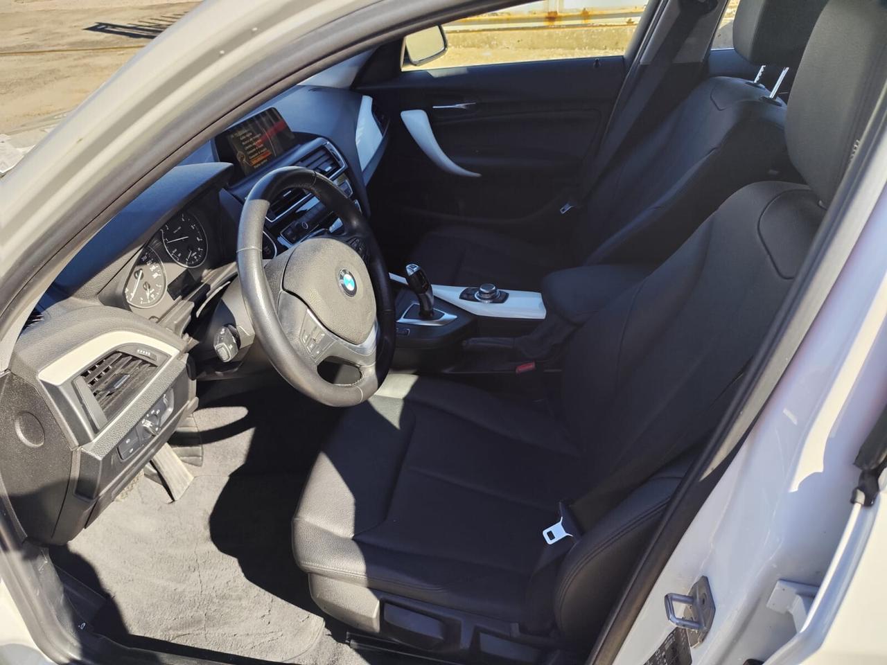 Bmw 118 118d 5p. Urban