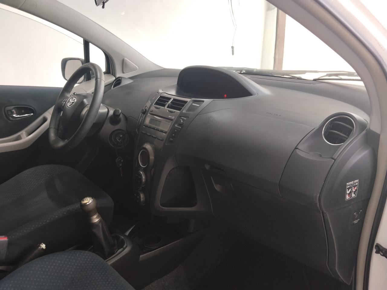Toyota Yaris 1.0 benzina 2010 CON GARANZIA