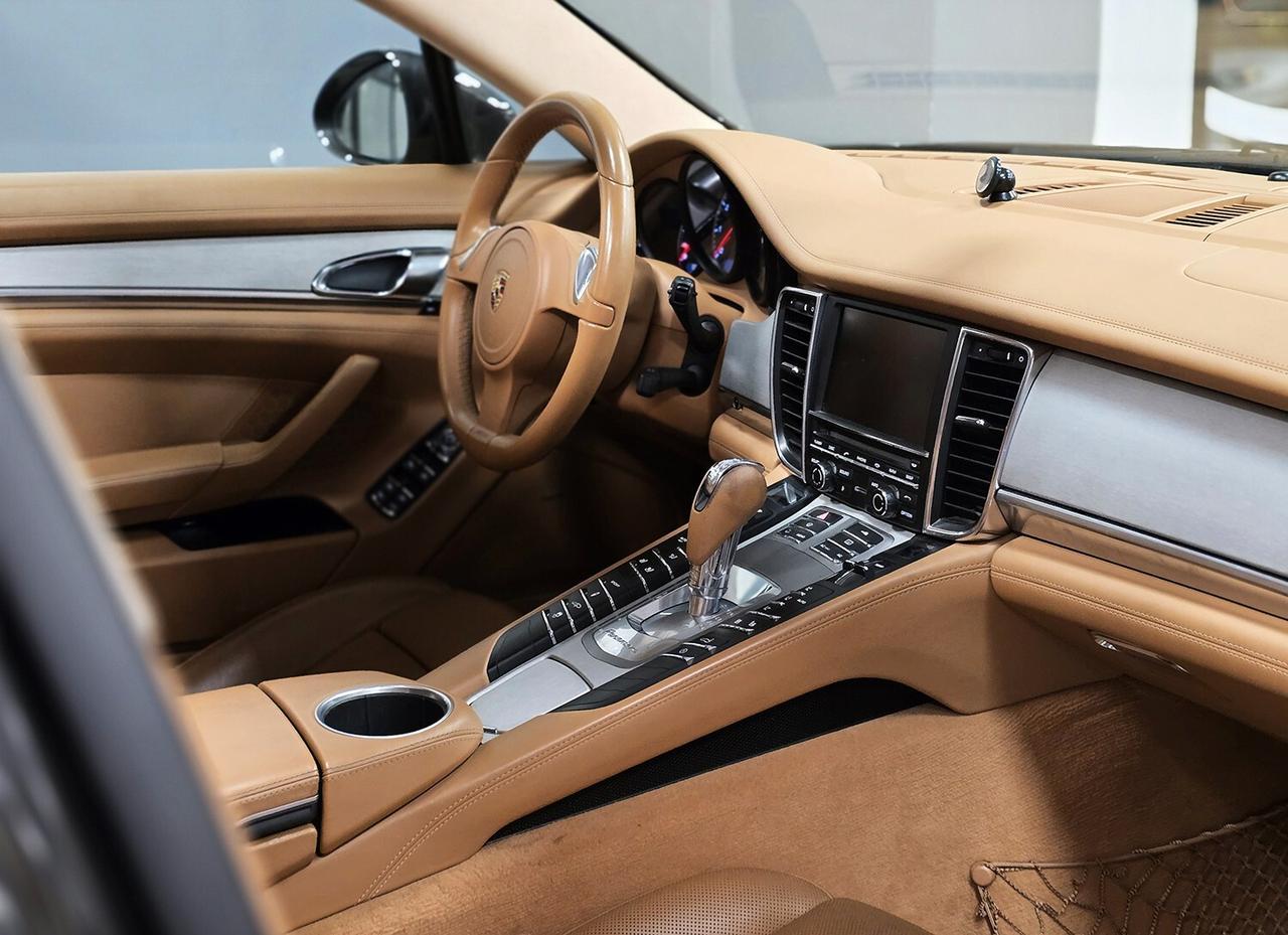 Porsche Panamera 4.8 TURBO TAGLIANDATA_CARBONGRAU _TETTO_LIFT_SPORT