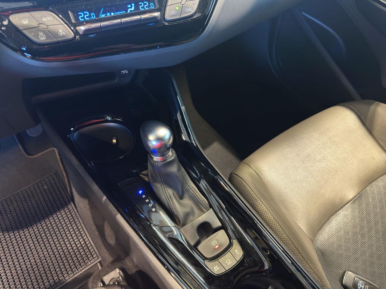 Toyota C-HR 1.8h Lounge e-cvt