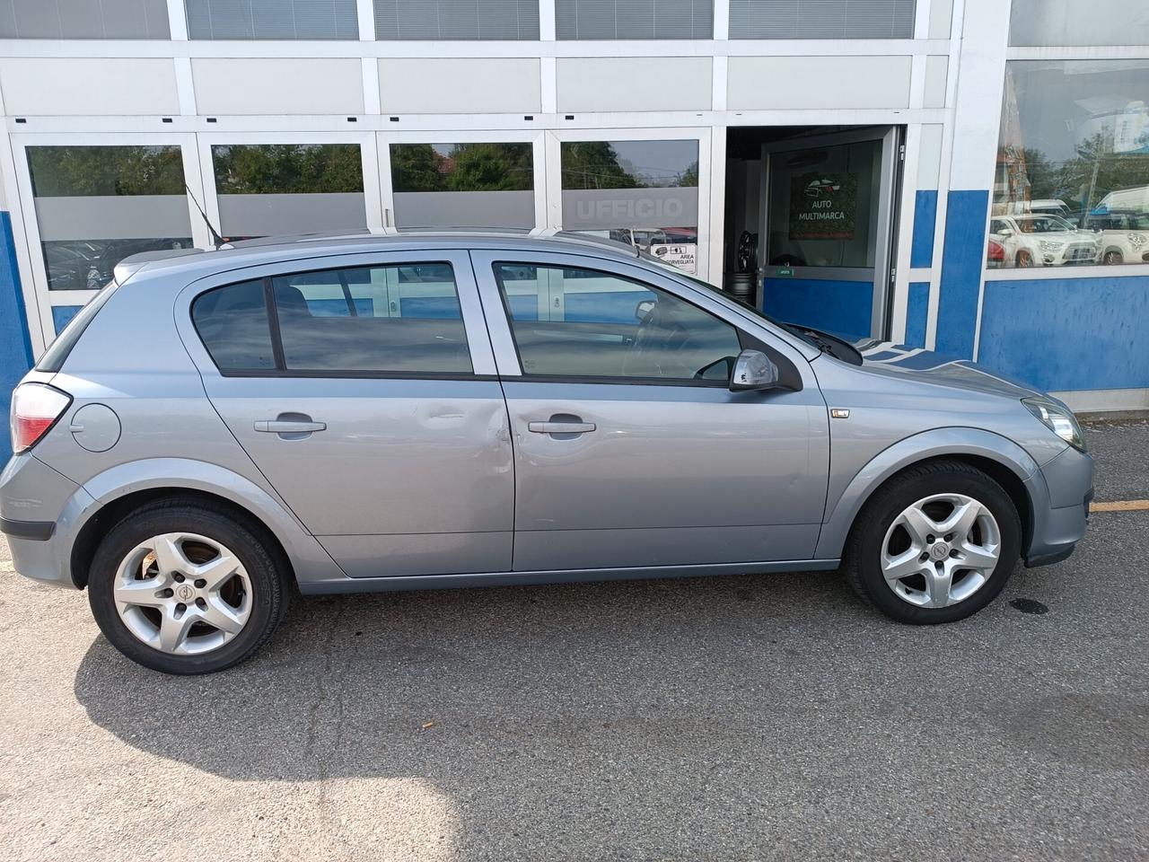 Opel Astra 1.4 16V Twinport 5 porte Enjoy