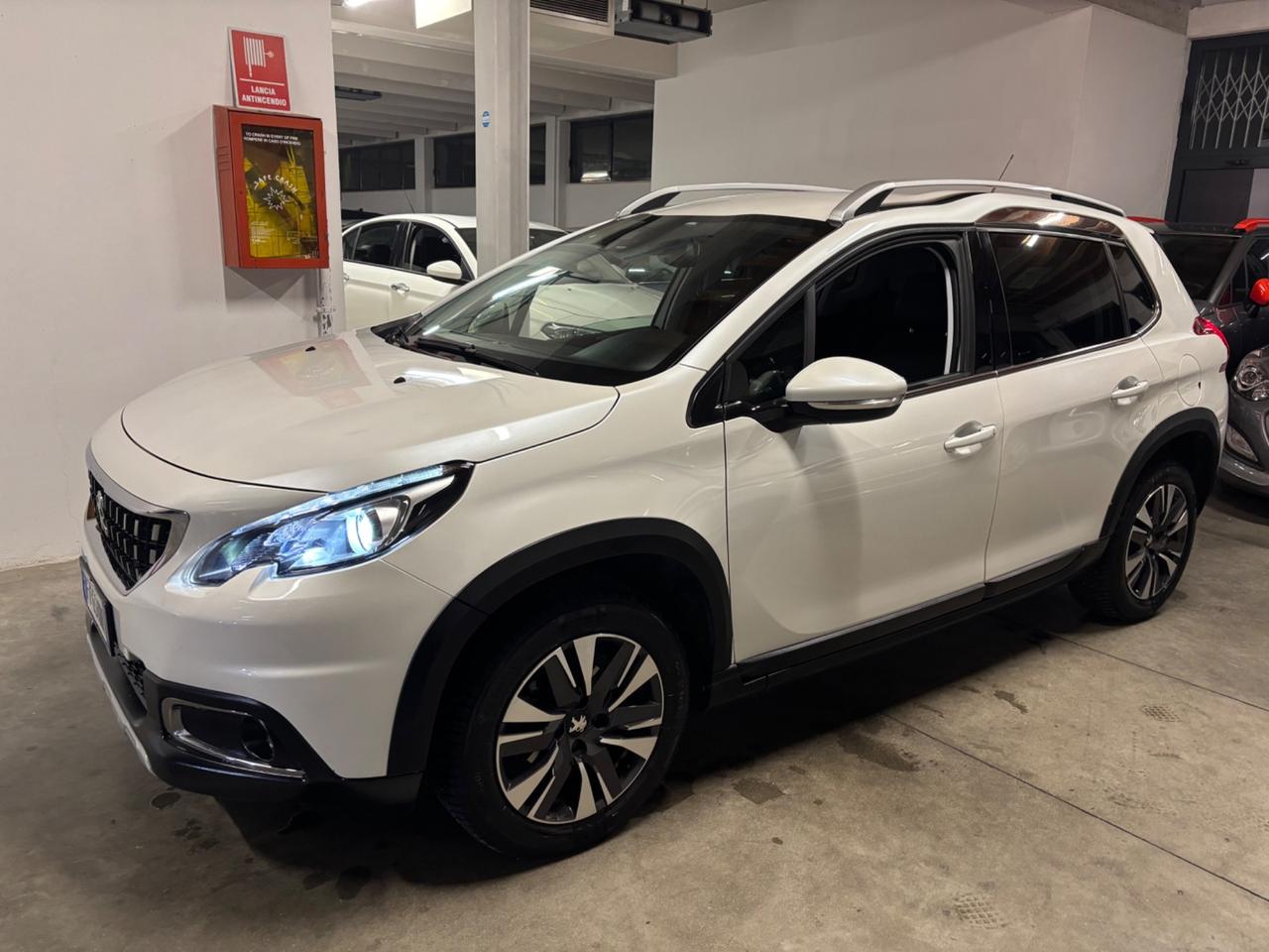 Peugeot 2008 1.2 B / GPL 2029 OK NEOPATENTATI Allure