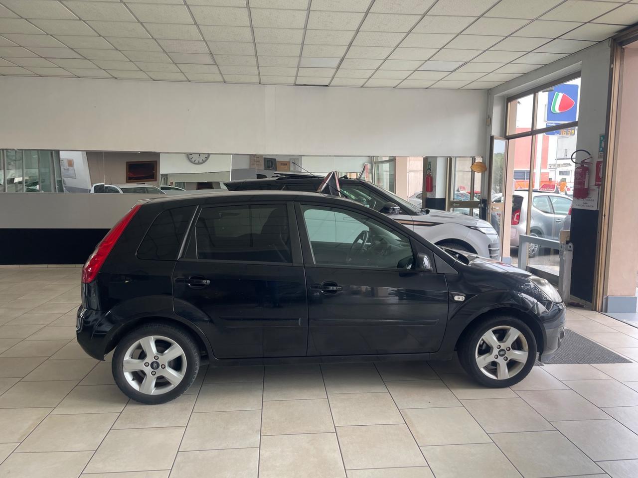 Ford Fiesta 1.2 16V 5p. Ghia - Nessun vincolo -