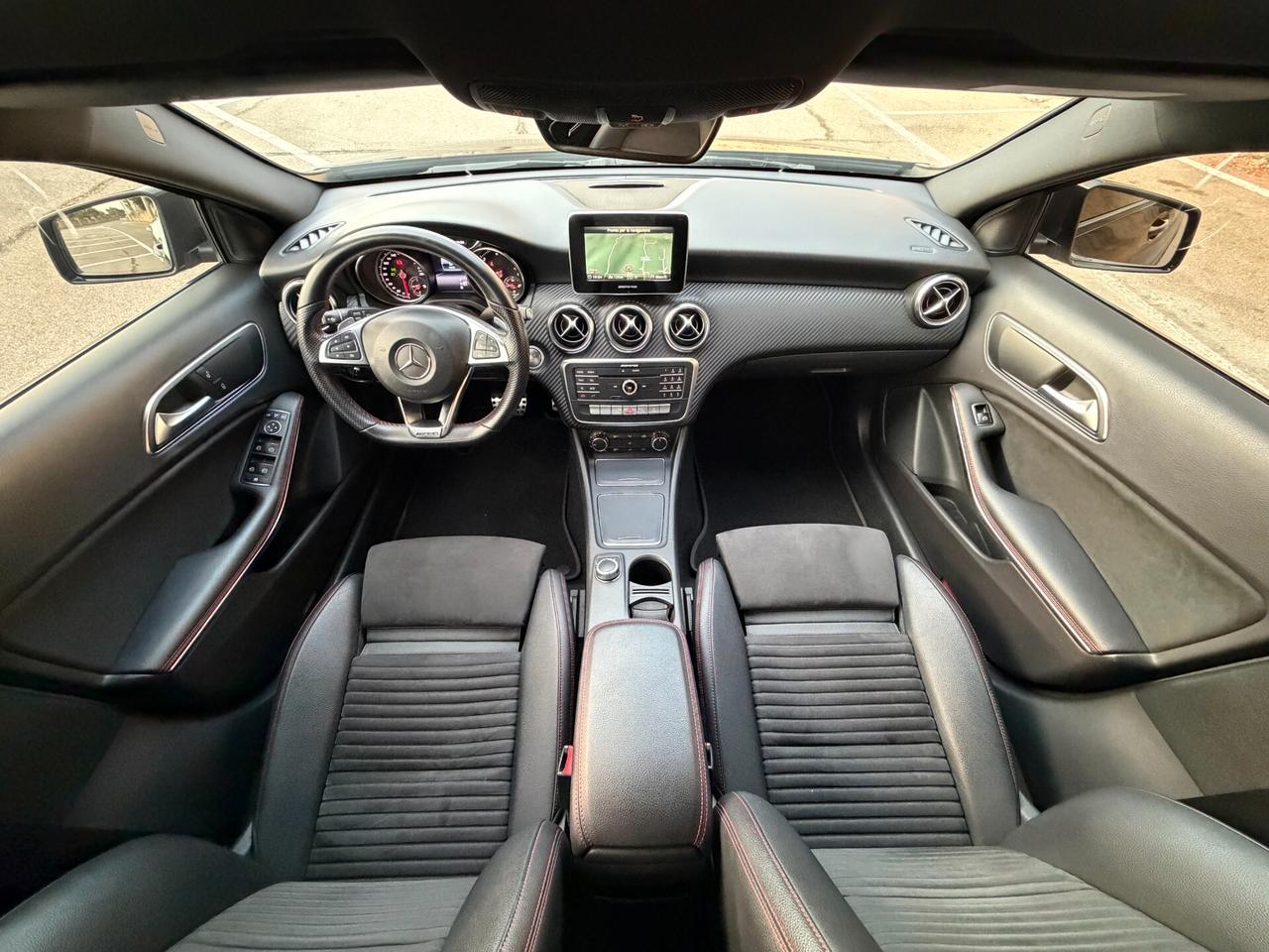 Mercedes A180 PREMIUM NIGHT EDITION/1500 110CV/LED/18"