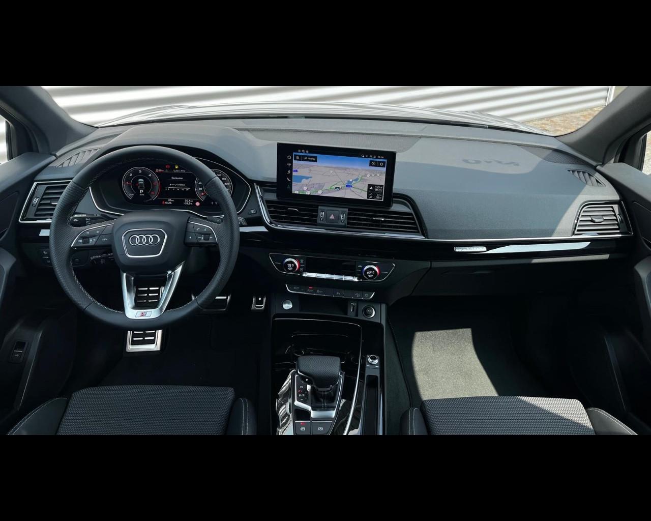 AUDI Audi Q5 Identity Black 40 TDI quattro 150(204) kW(CV) S tronic
