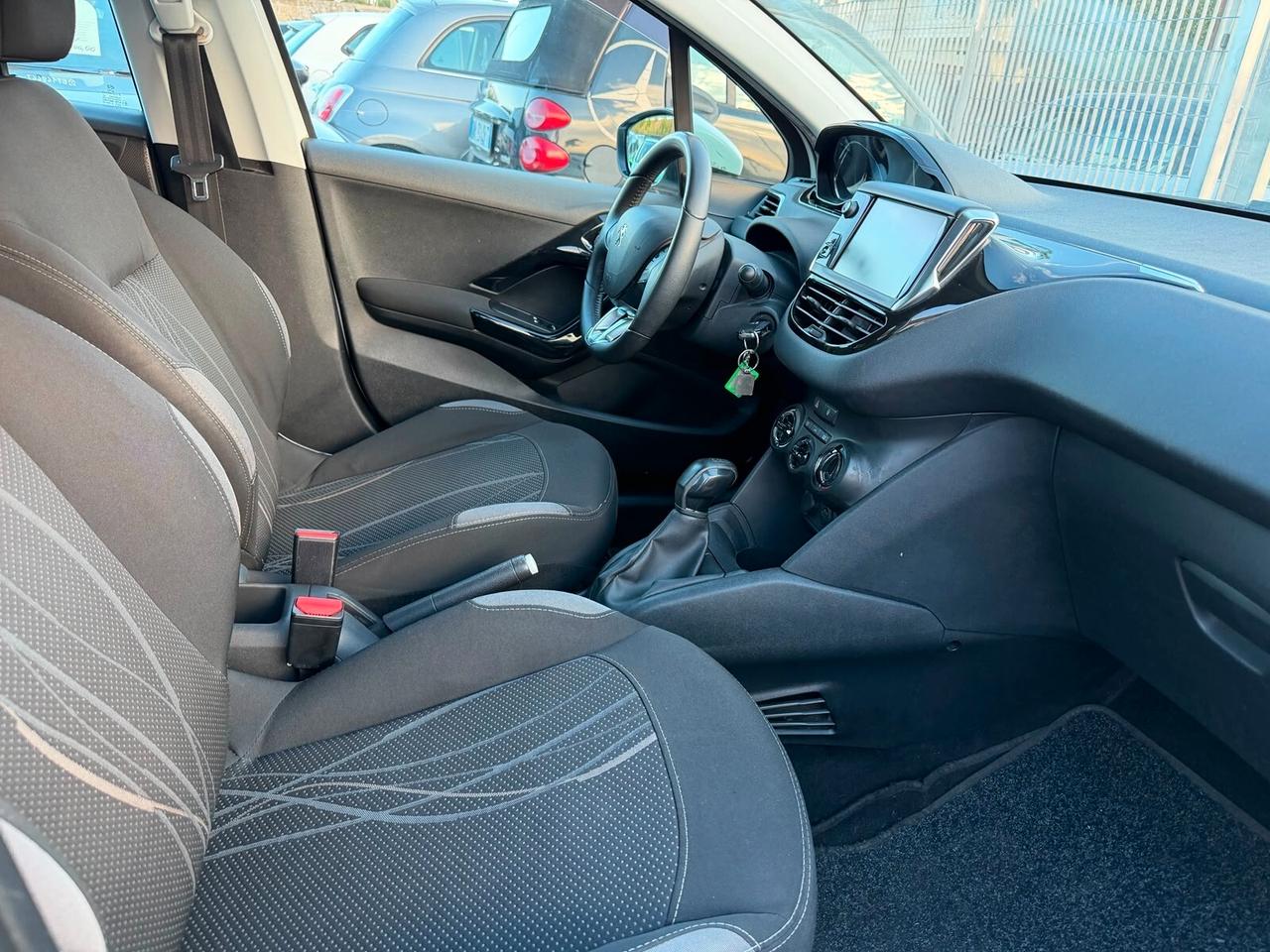 Peugeot 208 1.2benz 82 5 porte Allure-10/2014