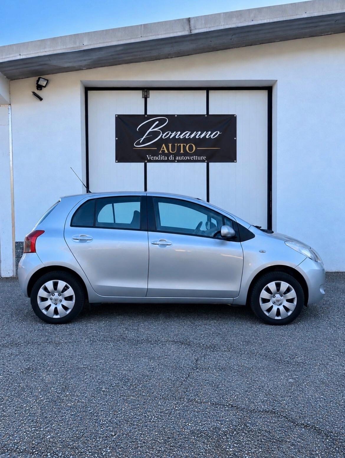 Toyota Yaris 1.0 5 porte Sol