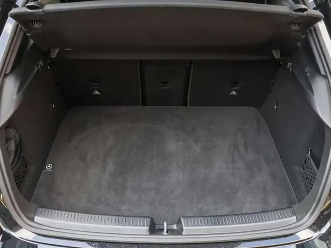 Mercedes-Benz A 250 A 250 Premium AMG 4matic auto/Burmester/Night/19"