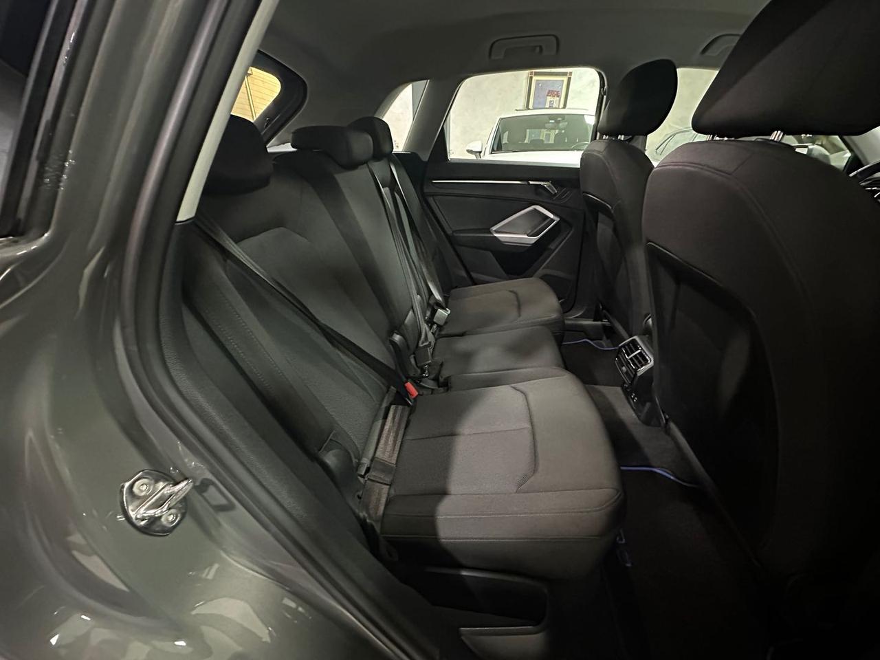 Audi Q3 Business Advanced 1.5 35 TFSI #7964