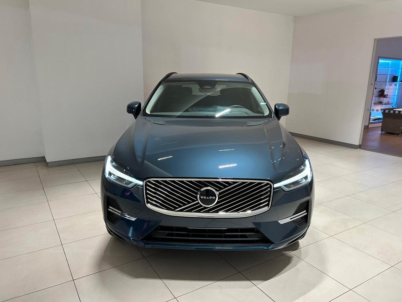 Volvo XC 60 T6 Plug-in hybrid AWD automatico Core *Anche Autocarro N1*