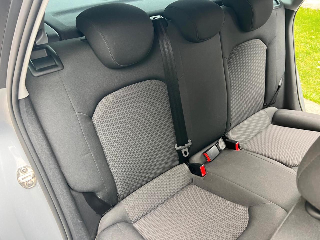 AUDI A1 1.0 TFSI SPB ULTRA S-LINE S-TRONIC 95cv