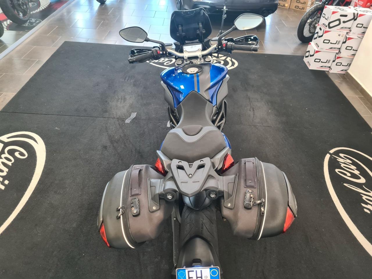 MV AGUSTA STRADALE 800
