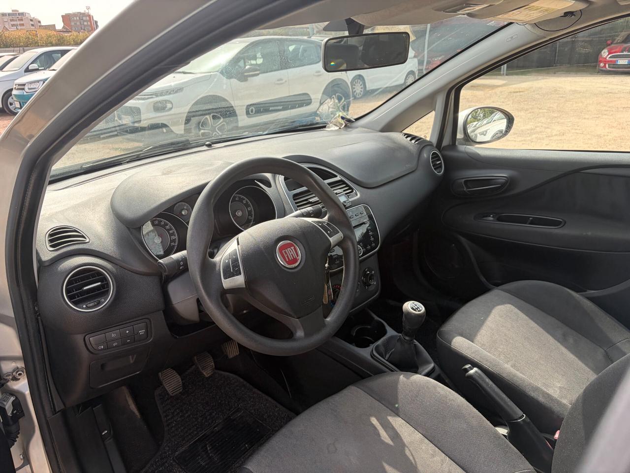 FIAT PUNTO 1.3 MJT II 75CV ANNO 2014 ADATTA NEOPATENTATI