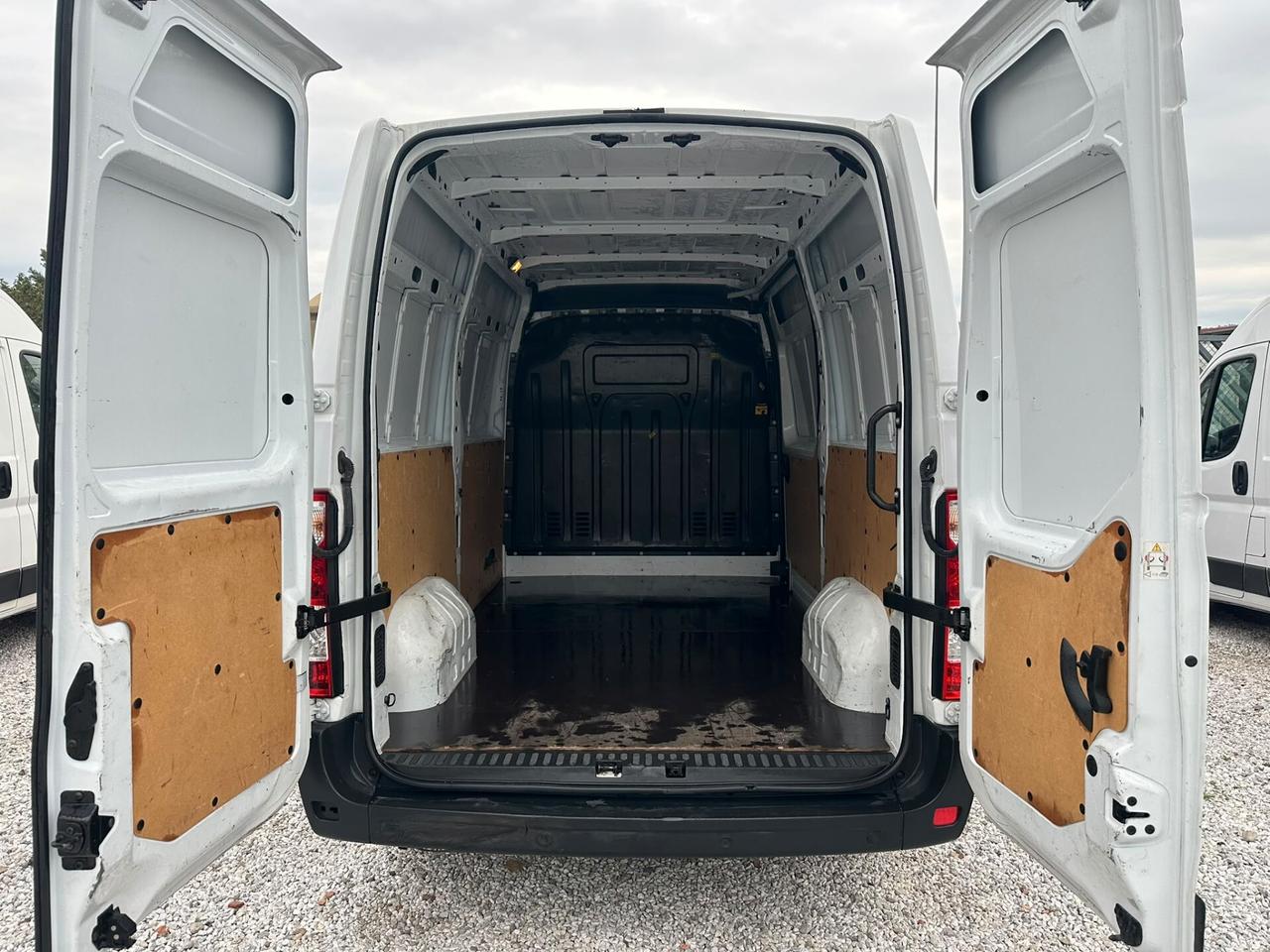 Nissan Interstar 35 2.3 dCi 135CV PL-TN N-Connecta Furgone