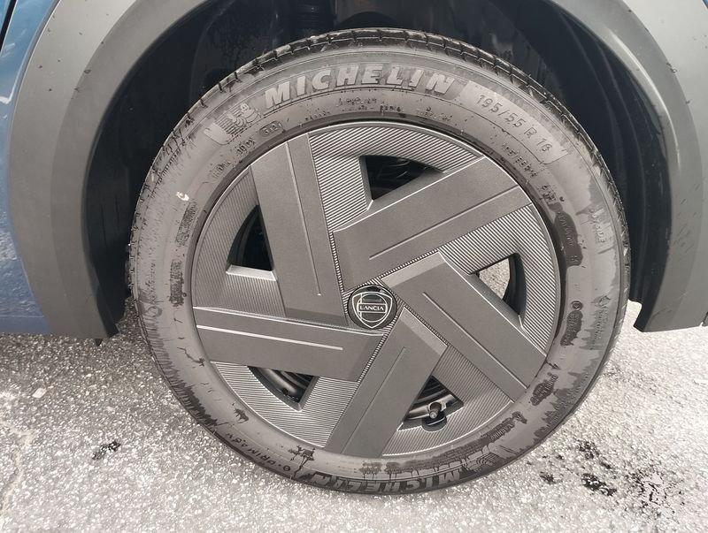 Lancia Ypsilon Ibrida Ibrida 100cv Ypsilon e-DCT se con finanziamento extrasconto 1000 €