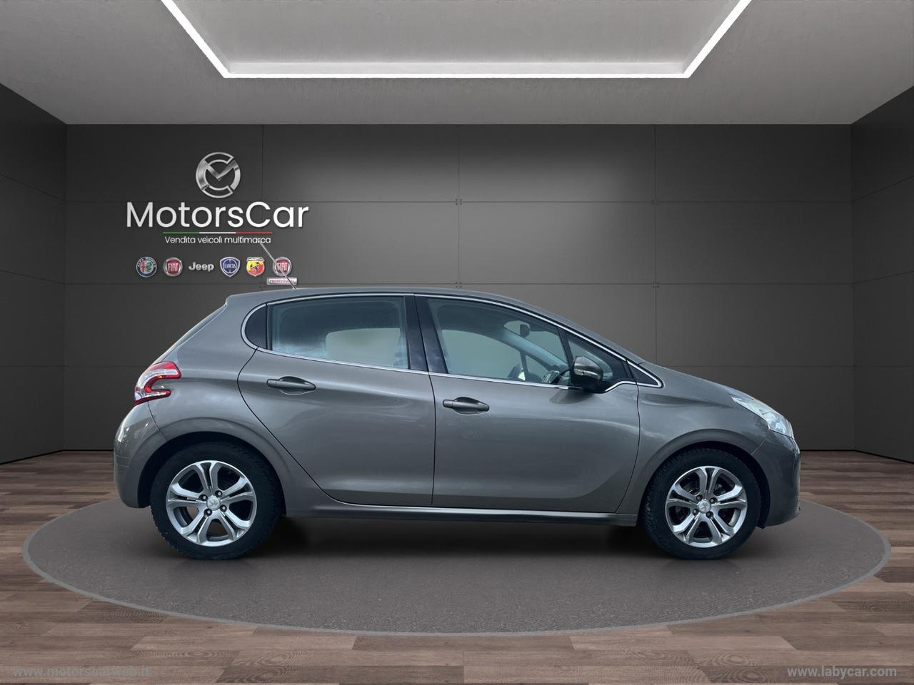 PEUGEOT 208 1.2 VTi 82 CV 5p. Allure