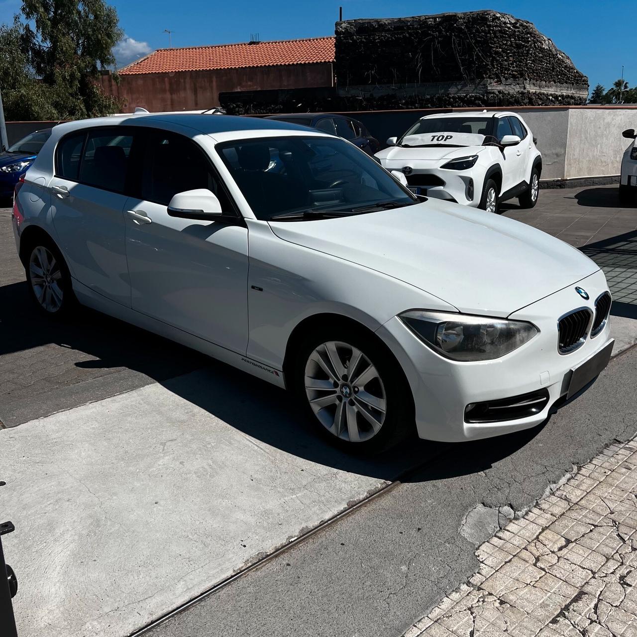 Bmw 114 114d 5p. Unique