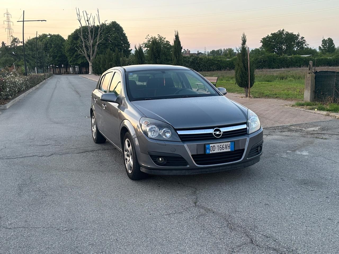 Opel Astra asta 1.4 benzina reimportato 5 porte berlina