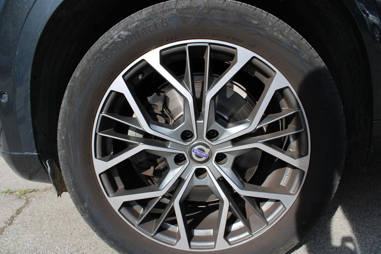 Volvo XC 90 XC90 D5 AWD Geartronic 7 posti Momentum