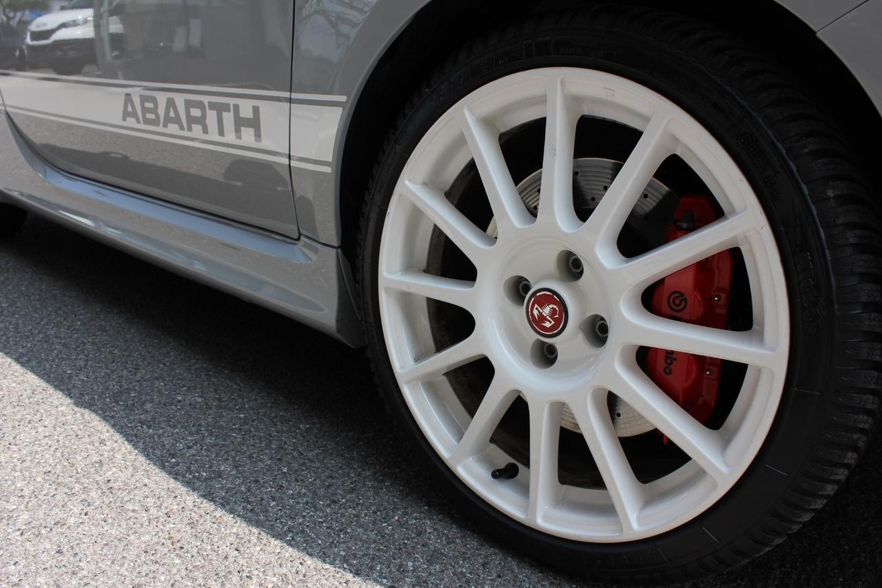 Abarth 595 1.4 Turbo T-Jet 180 CV Esseesse