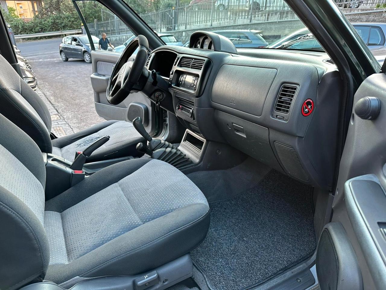 Mitsubishi L200 2.5 TDI 4WD Club Cab Pick-up GLS