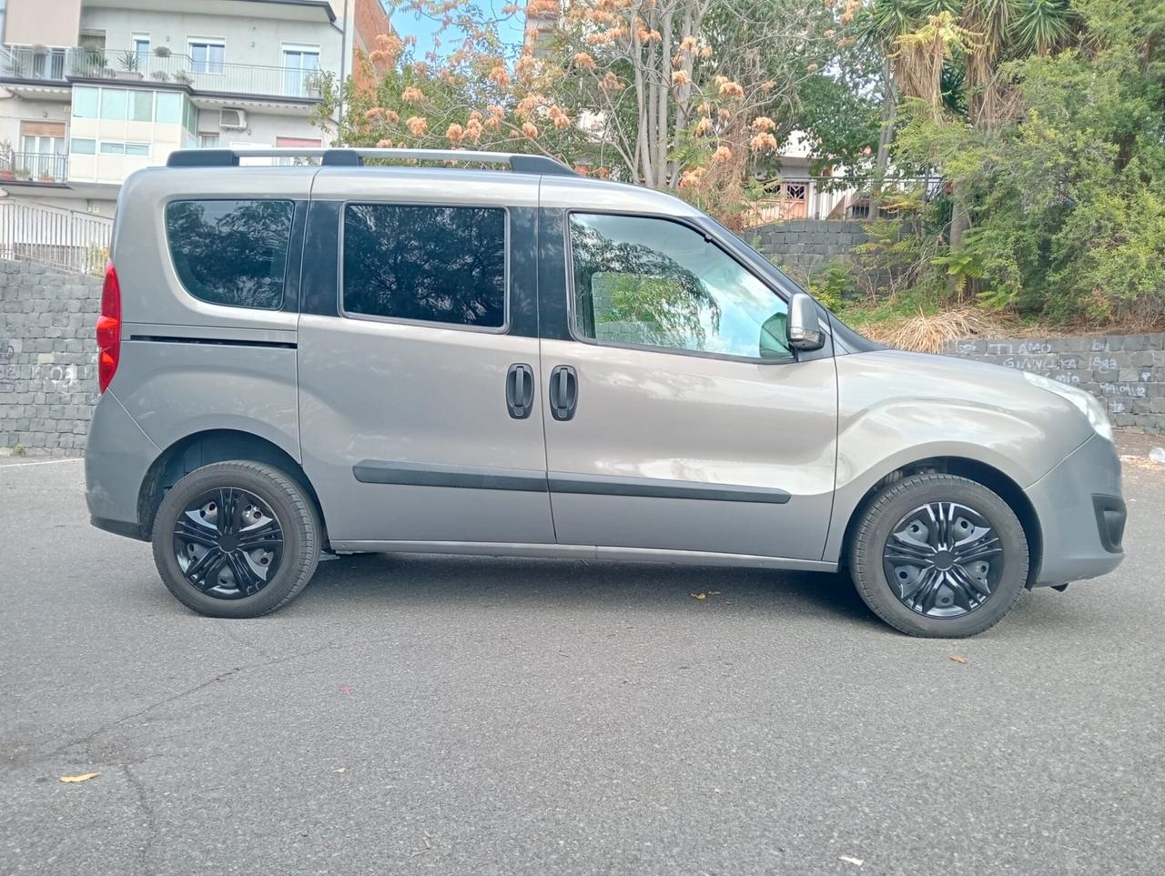 Fiat Doblo Opel Combo 7 posti