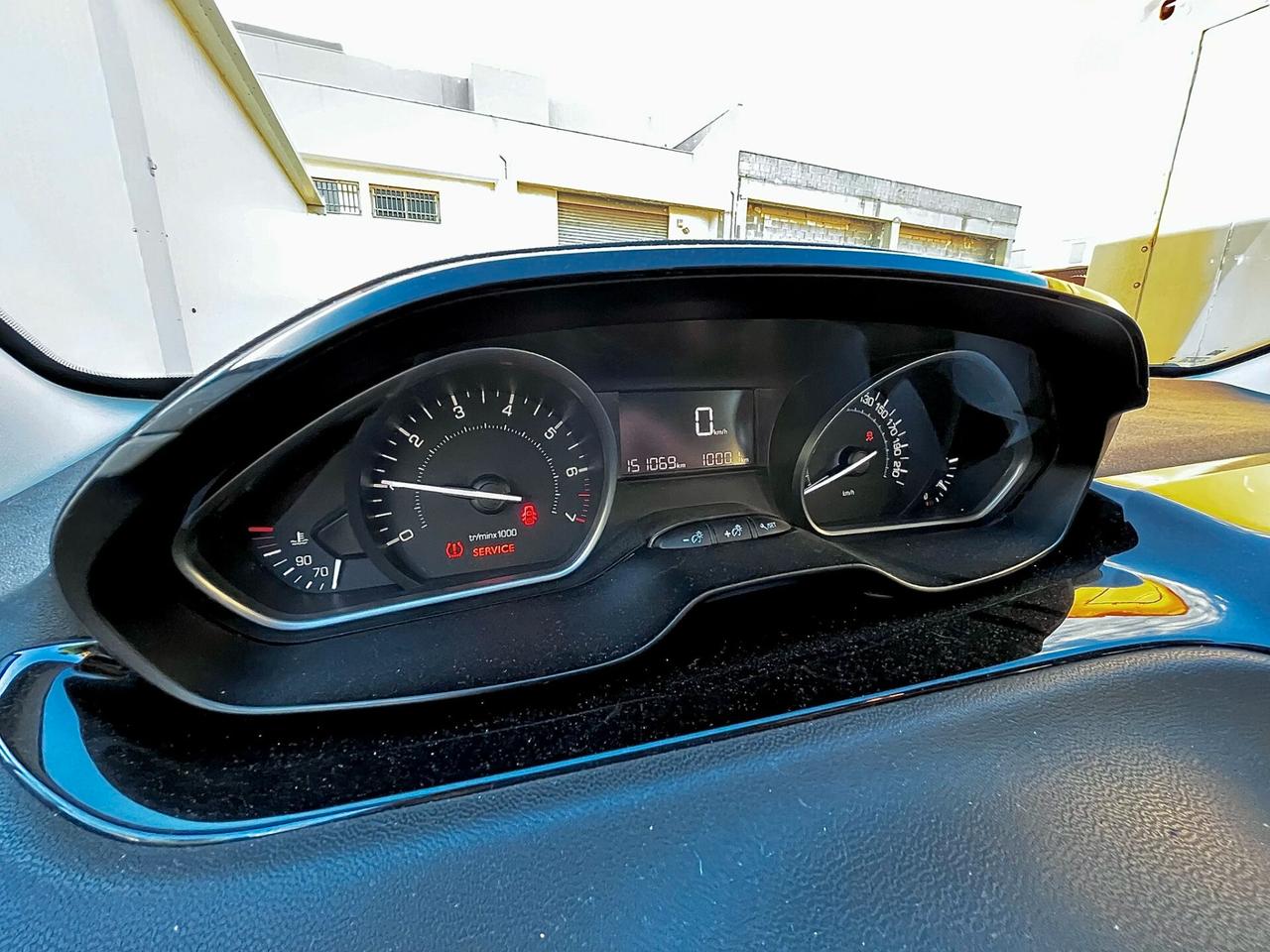 Peugeot 208 Puretech 2015 incidentata