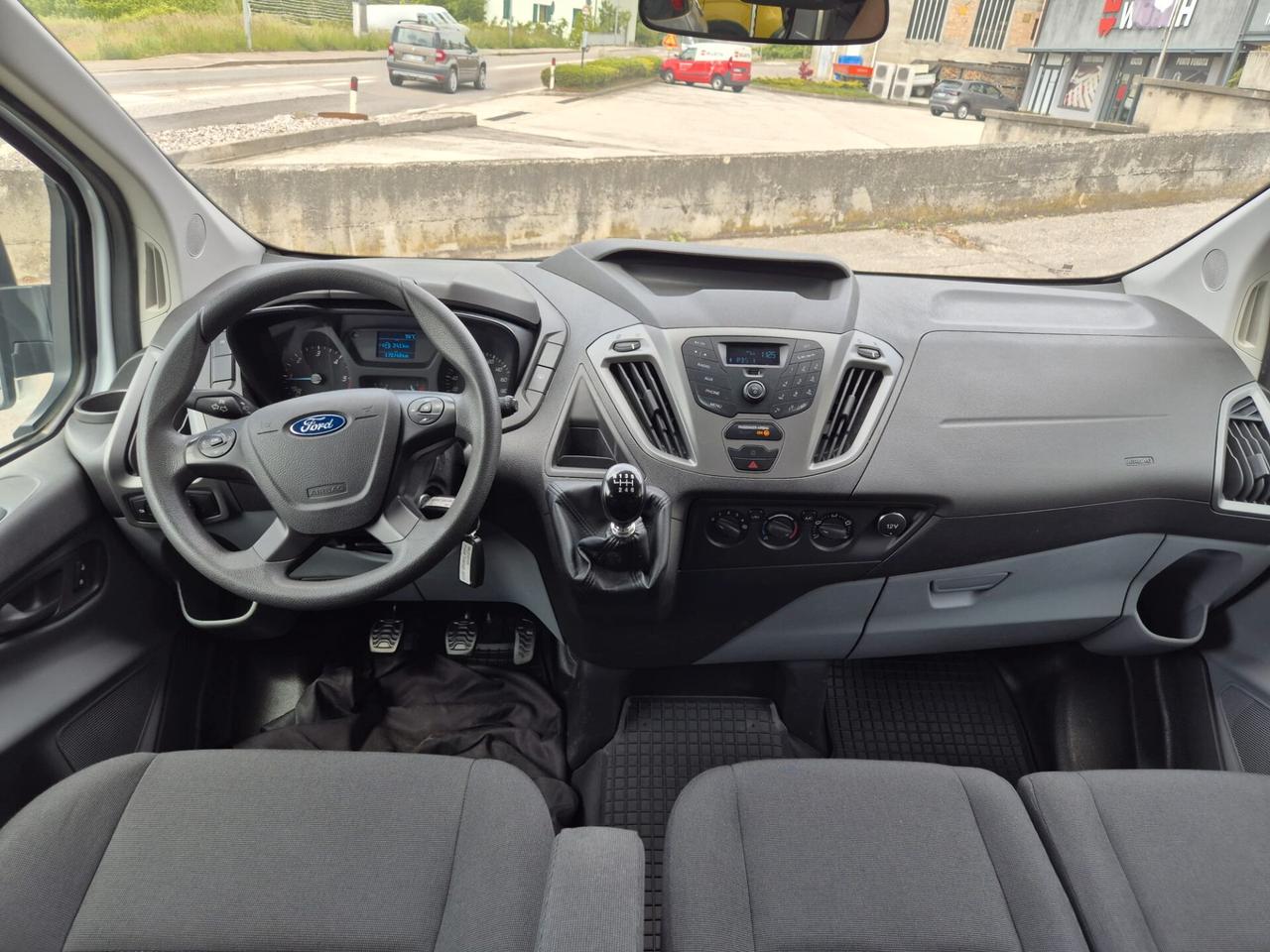 FORD TRANSIT 9 POSTI ''GANCIO TRAINO''