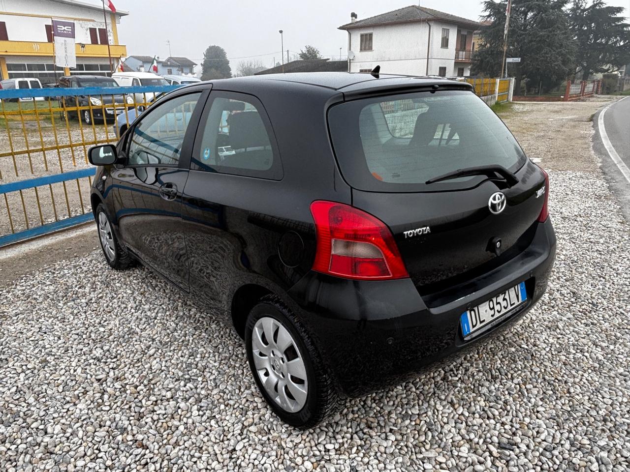 Toyota Yaris 1.0 3 porte Sol