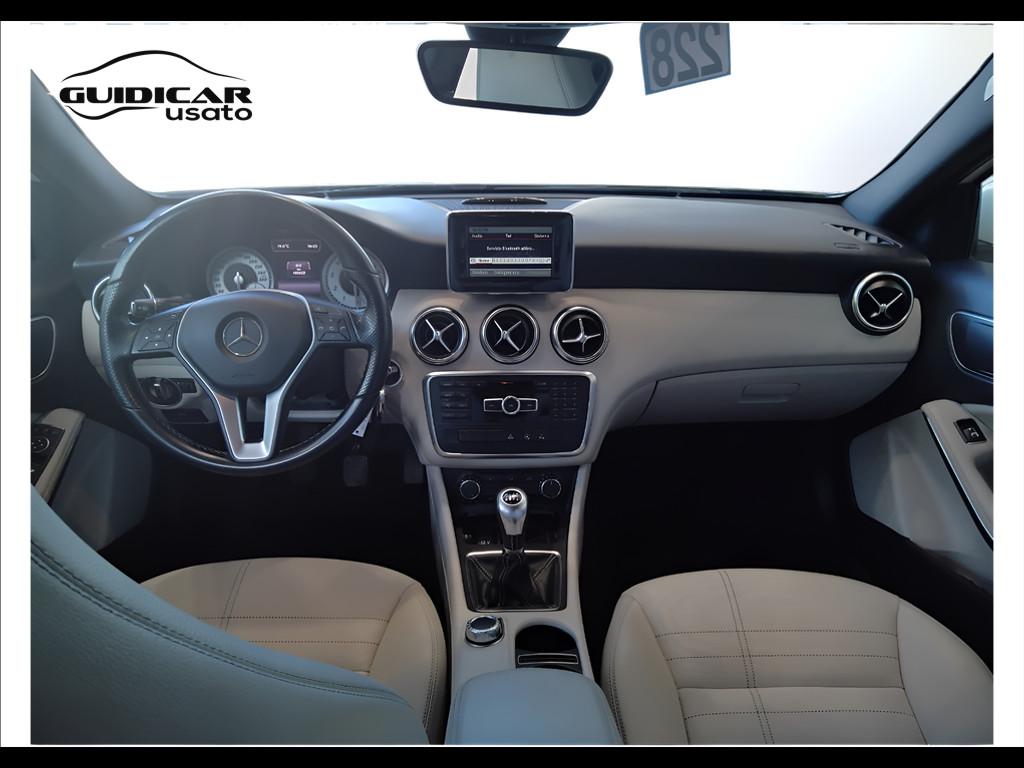 Mercedes-Benz Classe A - W176 - A 180 Sport E6