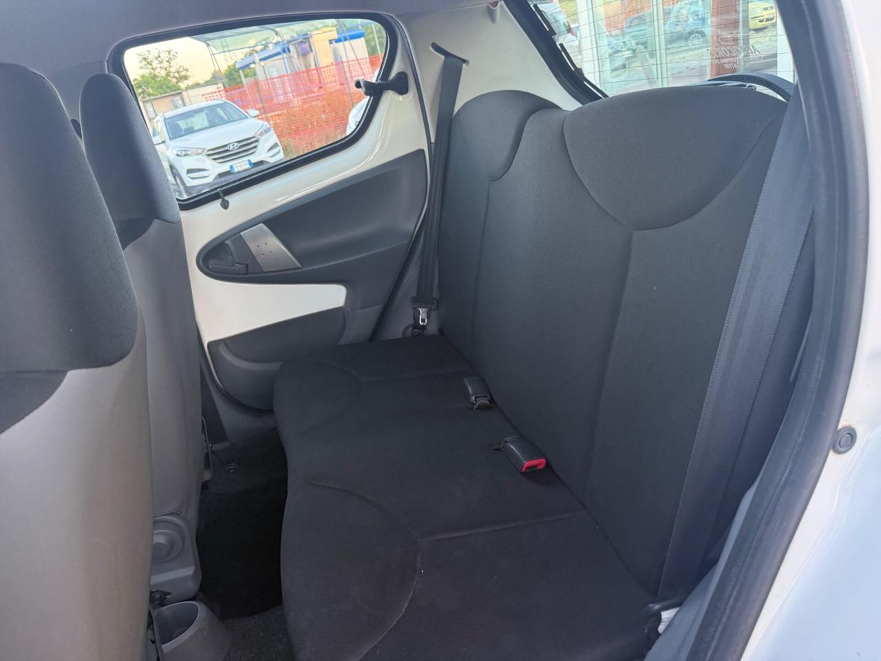 Toyota Aygo 1.0 12V VVT-i 5 porte Deep Ocean Connect