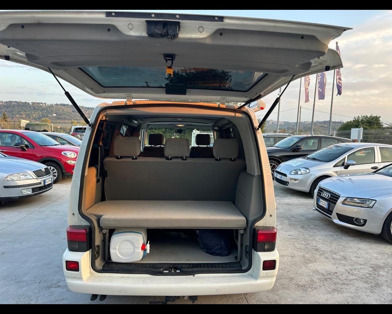 VOLKSWAGEN Transporter 4ª s. - Transp. 2.5 TDI/150CV cat Multivan