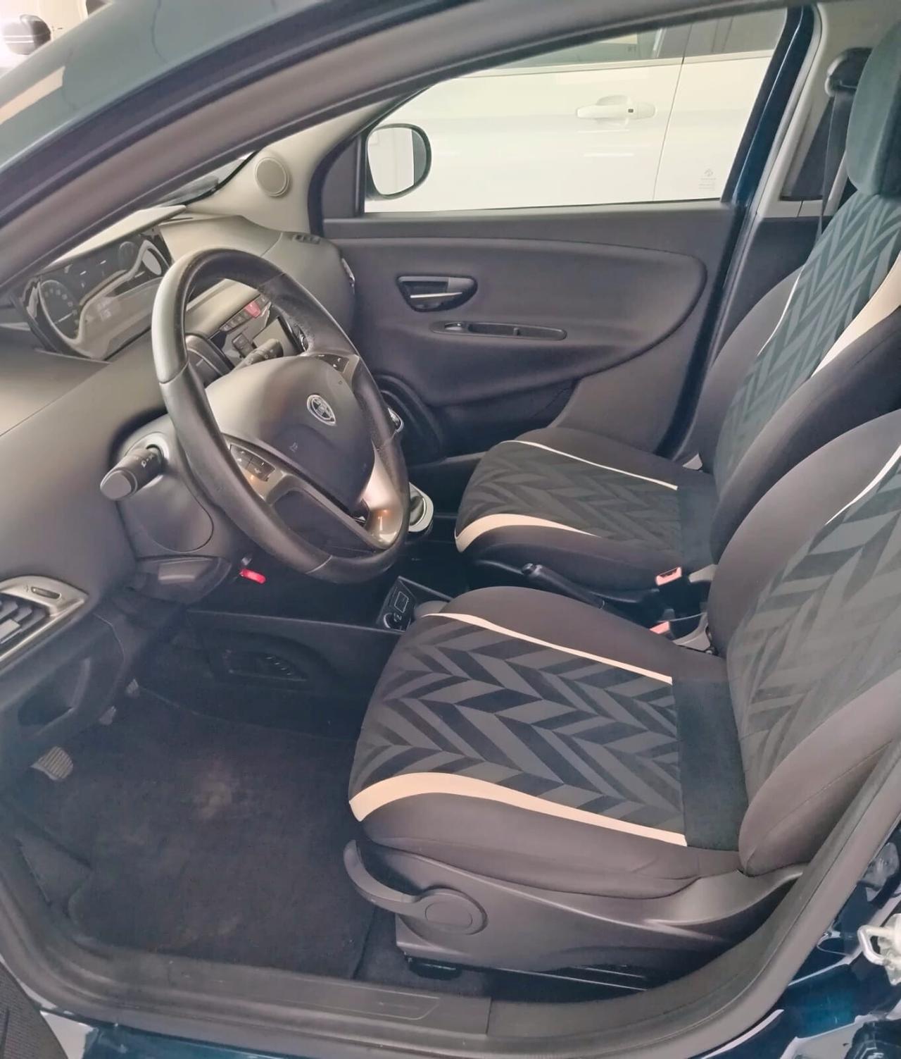 Lancia Ypsilon 1.2 69 CV 5 porte GPL Ecochic Gold