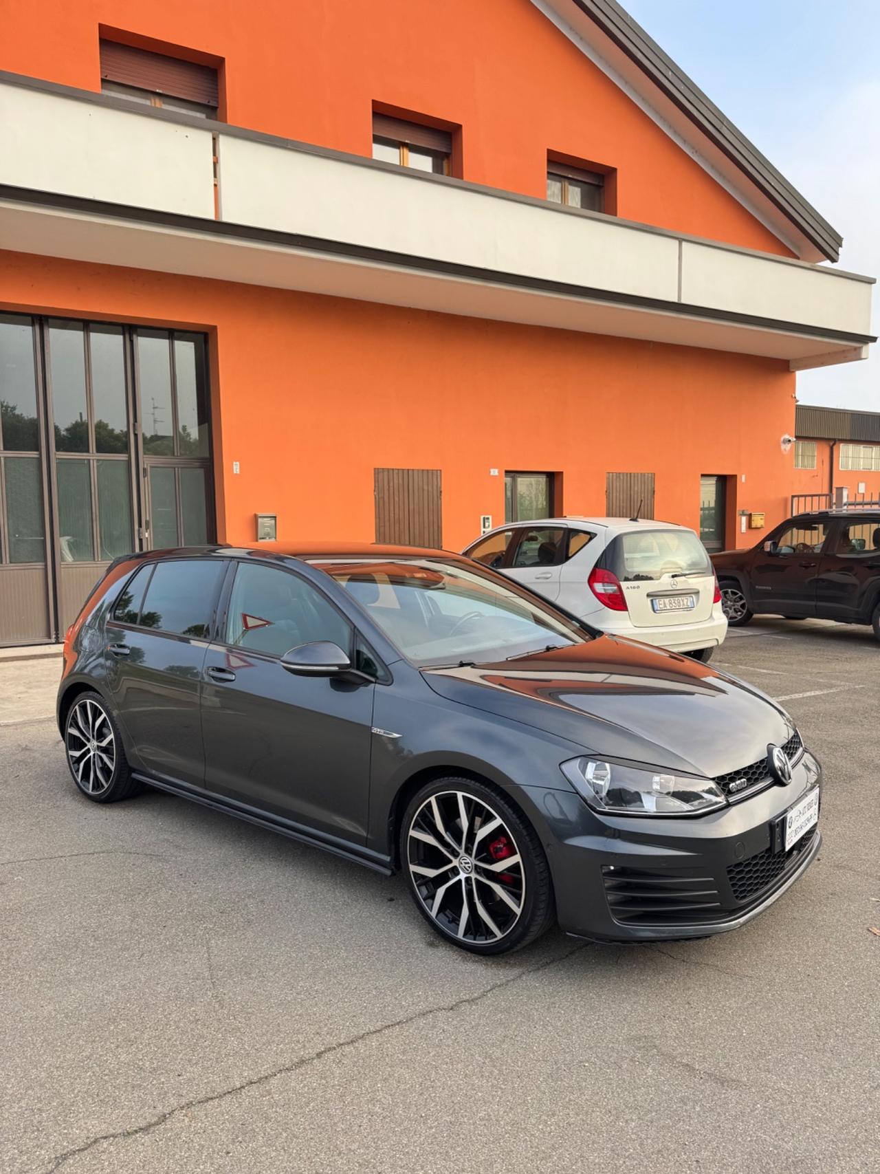 Volkswagen Golf GTD 2.0 TDI DSG 5p.