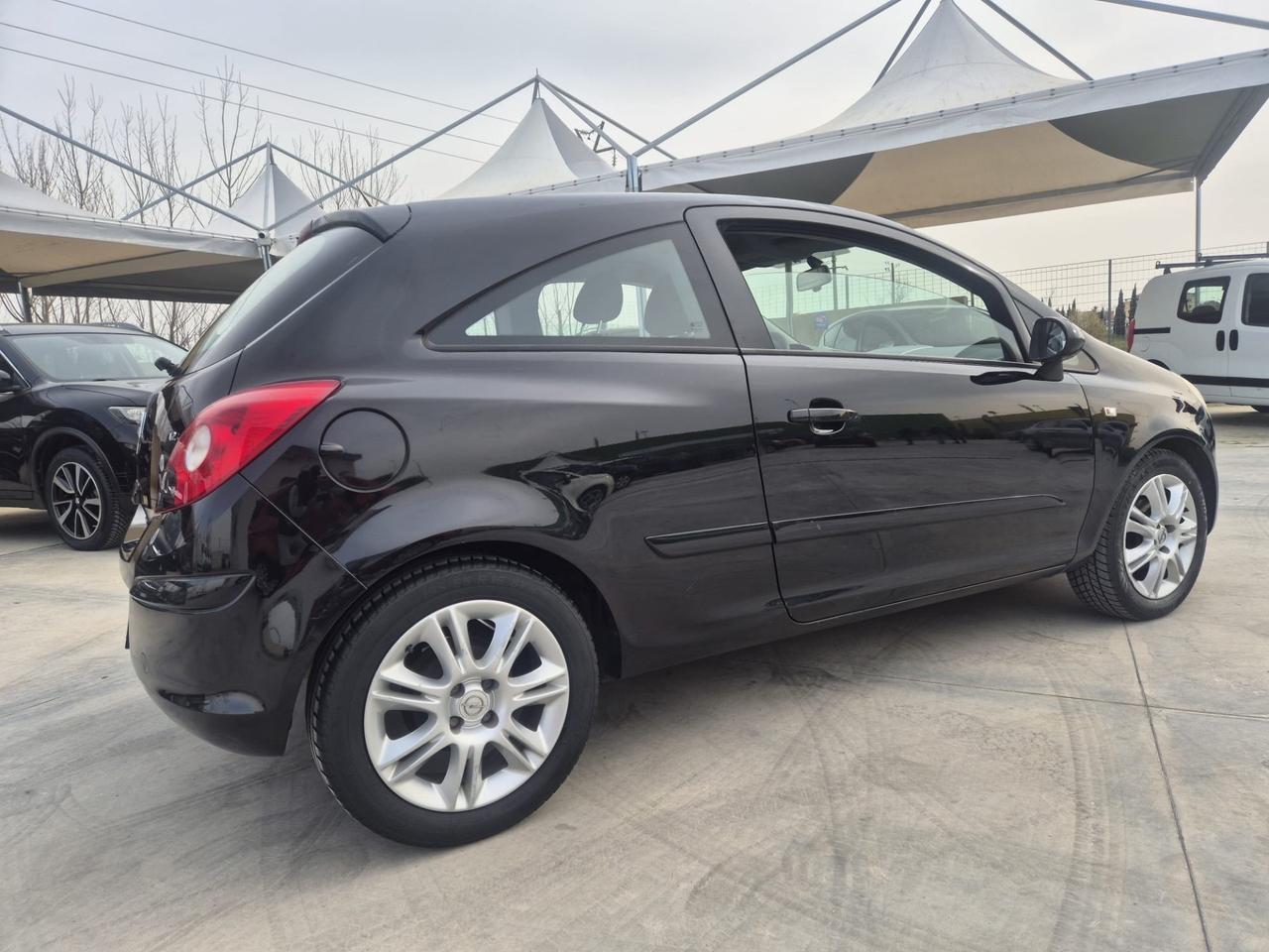 Opel Corsa 1.2 3 porte Sport