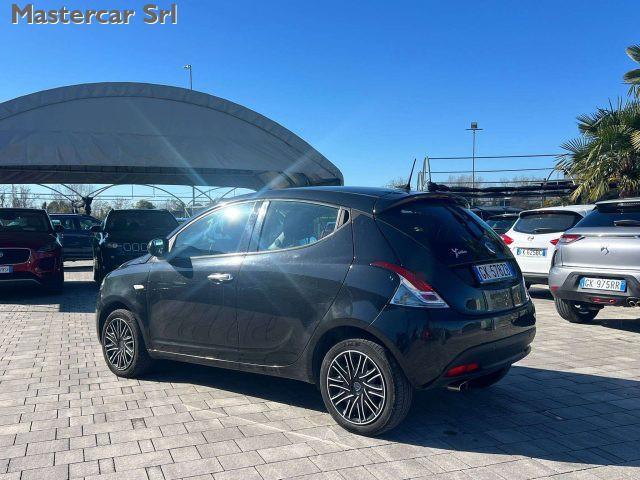 LANCIA Ypsilon 5p. Neopatentati 1.0 hybrid Gold tg: GK578ZB