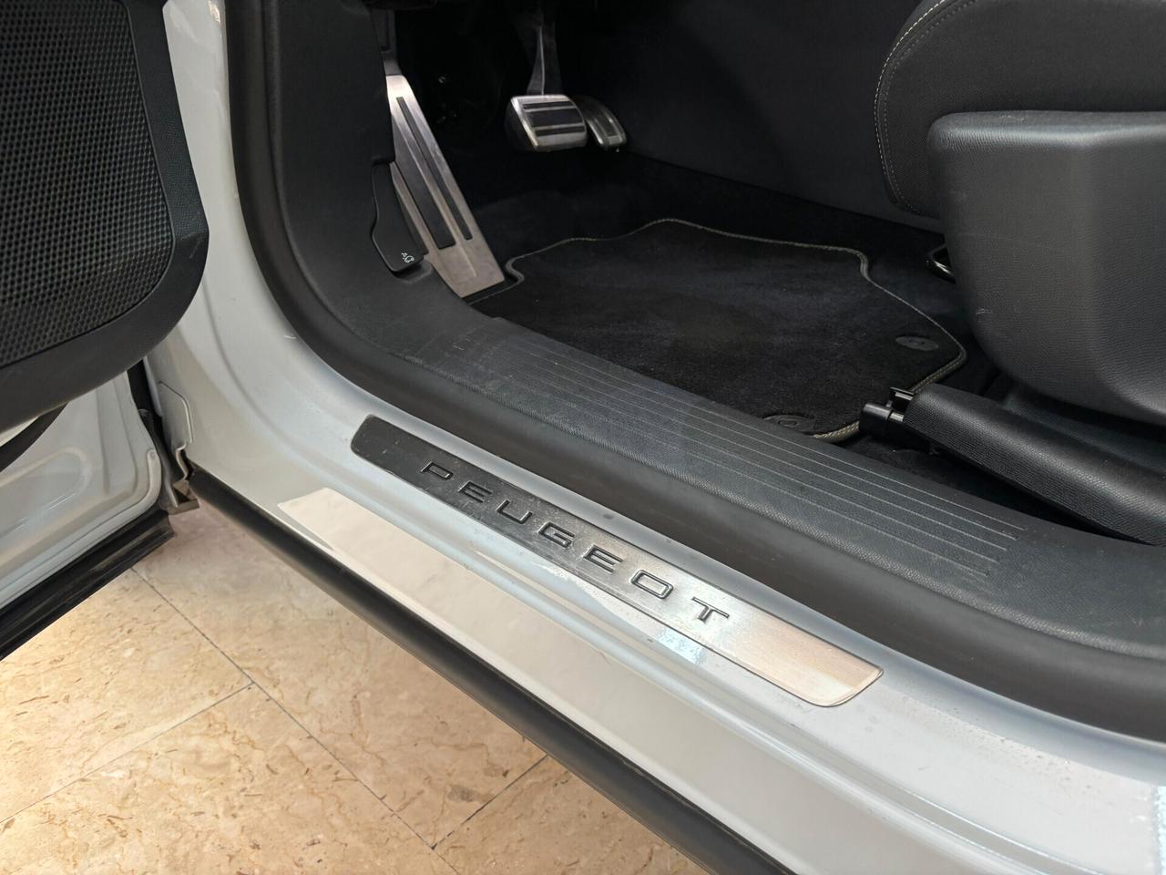 Peugeot 3008 Hybrid 145 e-DCS6 GT Vari Colori