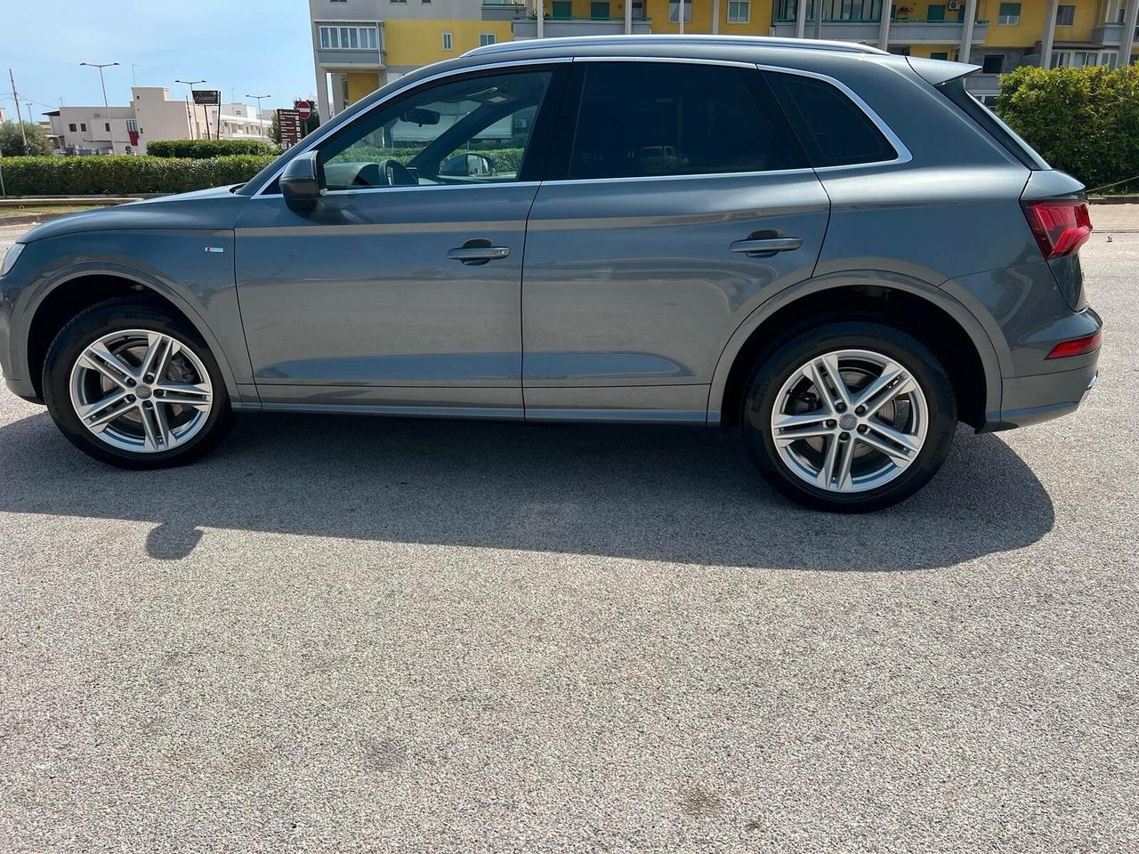 Audi Q5 40 TDI quattro S tronic Design