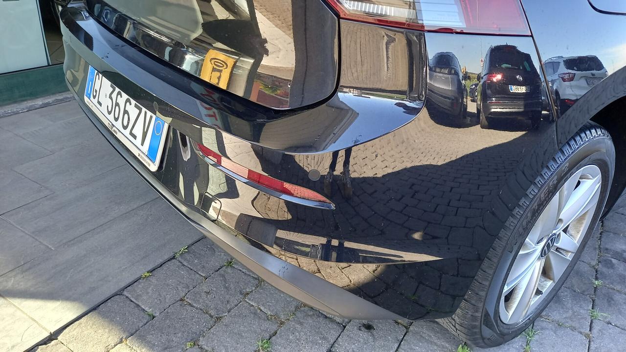 Volkswagen Golf 2.0 TDI DSG Life 115 cv