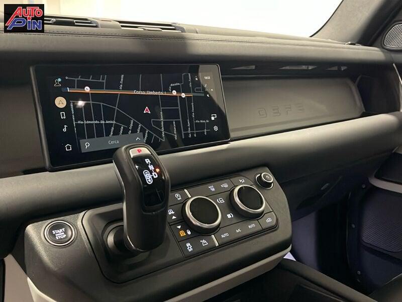 Land Rover Defender 3.0D I6 200 110 SE AWD auto.