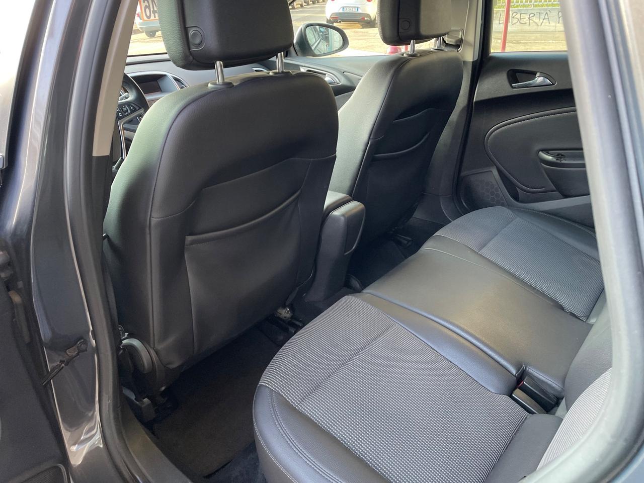 Opel Astra 1.7 CDTI110CVSportsTourerCosmo/GARANZIA